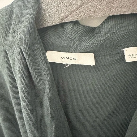 Vince Green Fixed Wrap Top - size Medium - Picture 3 of 6